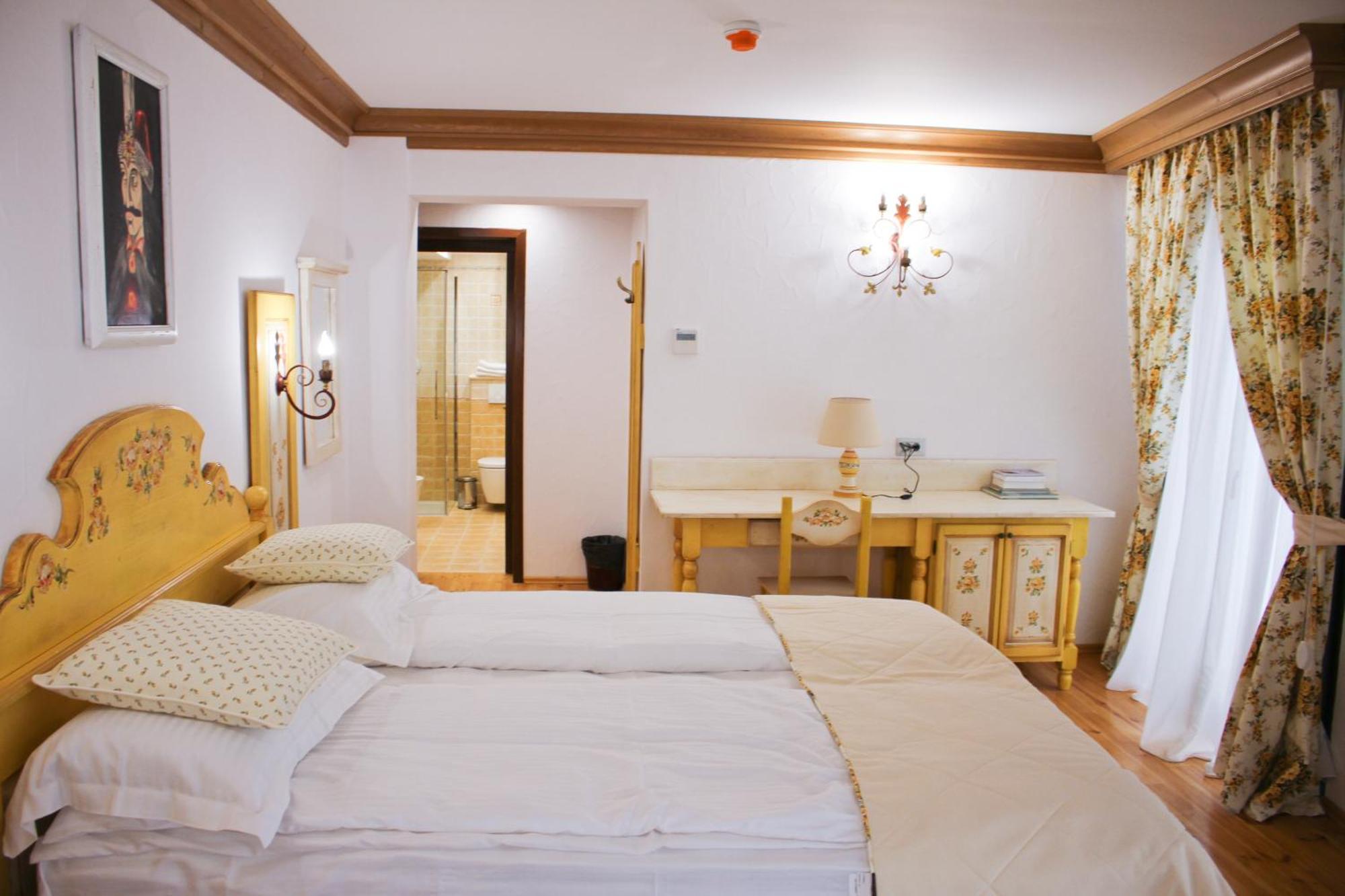 Casa Comana Boutique Hotel บูคาเรสต์ ภายนอก รูปภาพ