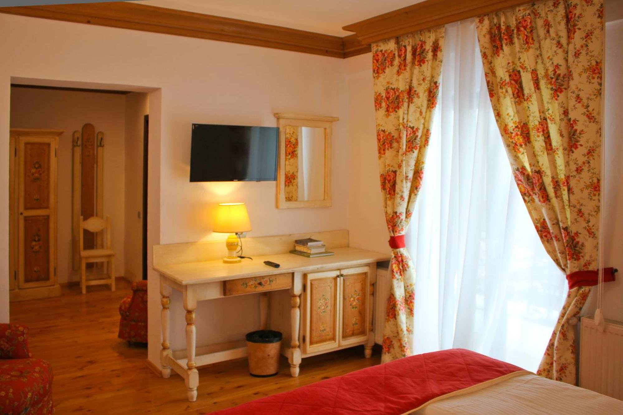 Casa Comana Boutique Hotel บูคาเรสต์ ภายนอก รูปภาพ