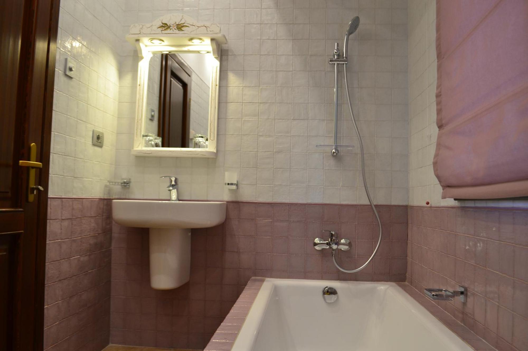 Casa Comana Boutique Hotel บูคาเรสต์ ภายนอก รูปภาพ